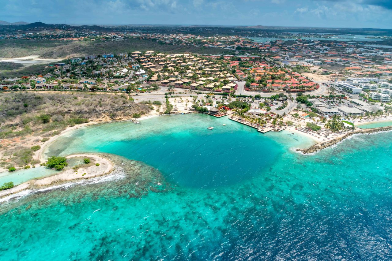 Producción de vídeo con drones para hoteles: Grabación aérea de resorts, hoteles de montaña y complejos turísticos.